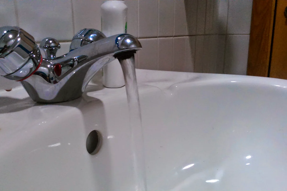 🚿 تركيب أدوات صحية تركيب أحواض ومراحيض وخلاطات وشطافات وسيفونات وتجديد